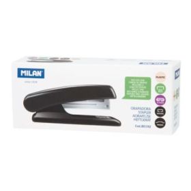 Milan Grapadora Metalica - Cuerpo de Plastico - hasta 20 Hojas - Base 12.5cm - Grapas 24/6 y 26/6 - Color Negro