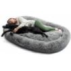 Innovagoods Cama Extragrande para Mascotas y Humanos - Bolsillo Lateral - Antideslizante - Facil Limpieza - Poliester - Ergonomico - Funda Extraible - 190x140x25cm - Color Gris