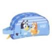 Safta Bluey Let'S Play Neceser de 3.75L - Cremallera - Asa Lateral - Adapatable a Carro - Bolsillo Interior - 260x90x160mm - Col