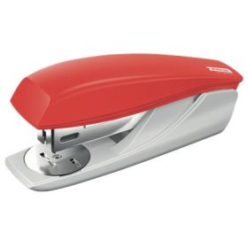 Petrus 210 Recycle Grapadora de Sobremesa - Grapa hasta 25 Hojas - 96% de Plastico Reciclado - Grapado Abierto, Cerrado y Clavado - Incluye 200 grapas Petrus 22/6 - Color Rojo